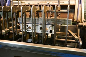 cylinder-head-in-pressure-testing-machine