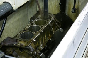 engine-block-in-honing-machine