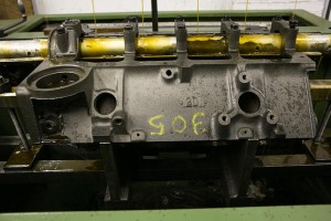 gas-engine-block-in-line-honing-machine-side-view