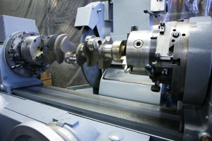 gas-engine-crankshaft-in-berco-engine-crankshaft-grinder
