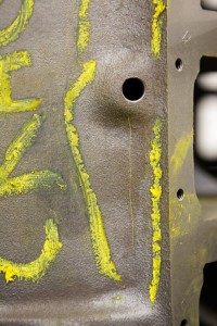 magnafluxing-operation-revealing-cracks-in-casting